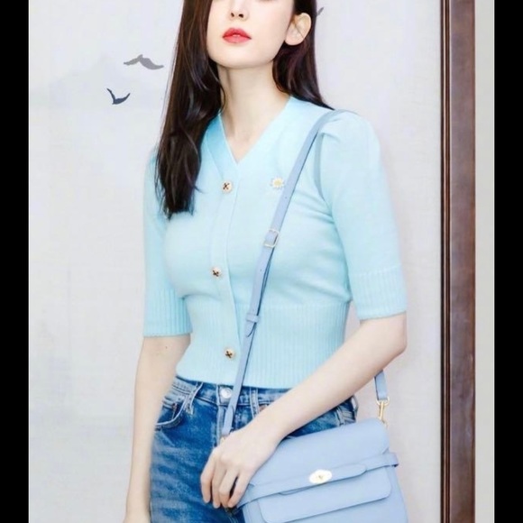 Herlian V Collar Knitted Sweater Baby Blue - Picture 5 of 9